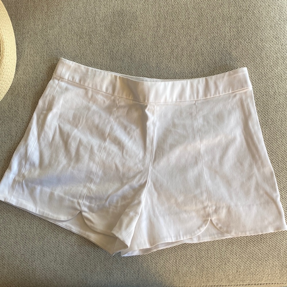 Draper James Magnolia White Scallop Hem Shorts